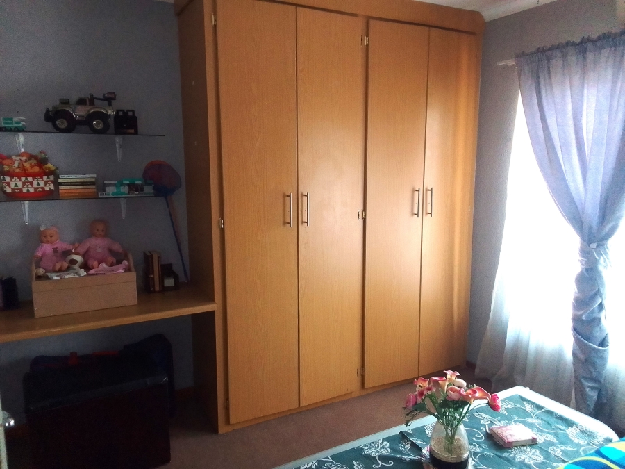 3 Bedroom Property for Sale in Azalea Park North West